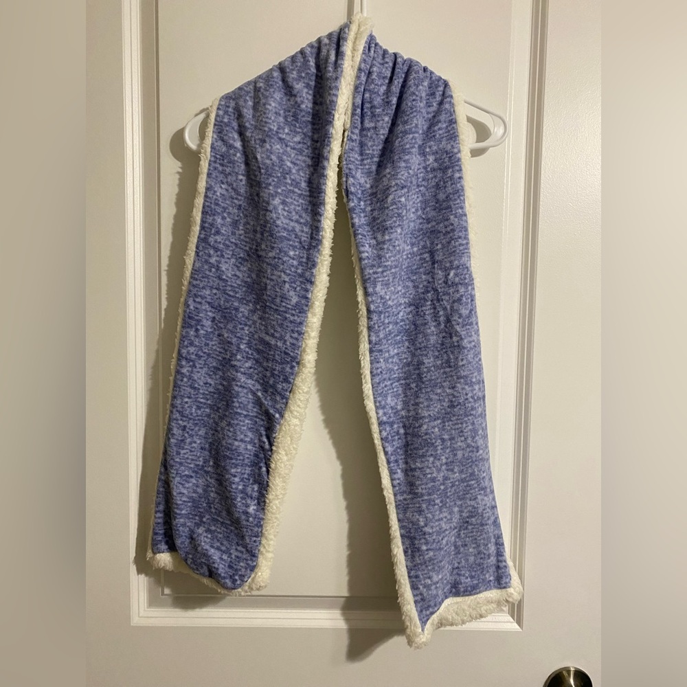 Fuzzy scarf